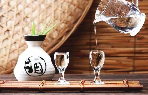 中秋酒禮丨月已滿，杯莫空，佳節(jié)有酒萬(wàn)事足！509.jpg